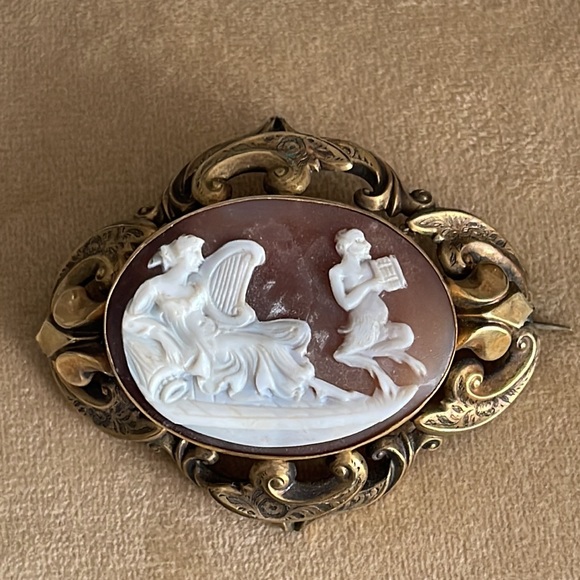 Cameo pendant and brooch 3” by 2 1/4” - Picture 14 of 14